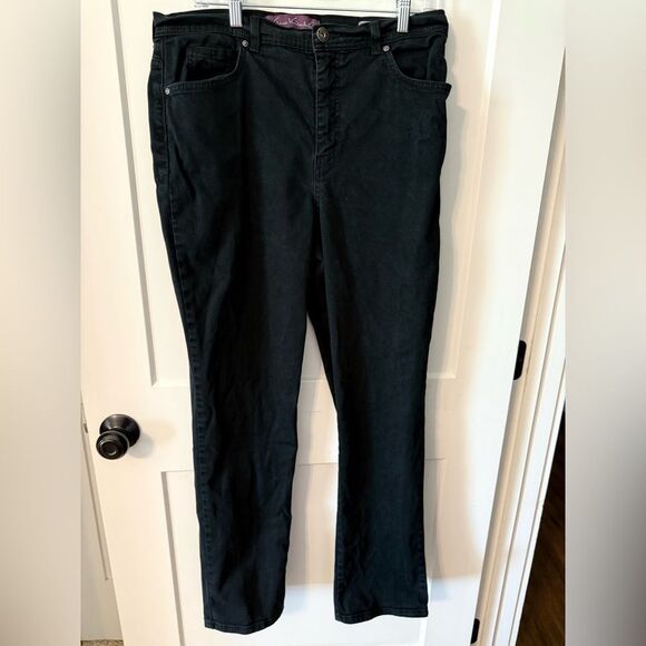 Gloria Vanderbilt  Black Straight Leg Jeans - Picture 1 of 9